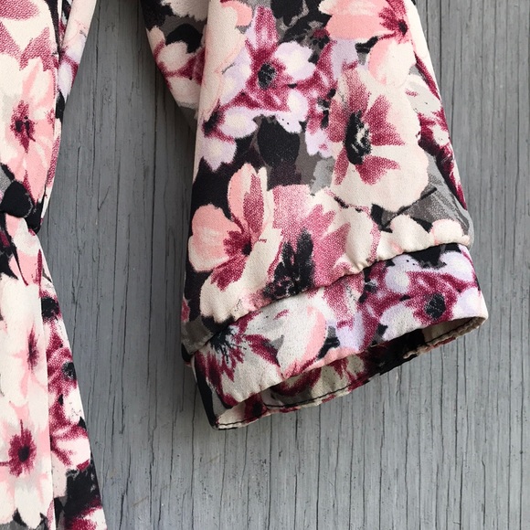 $7 MOVING SALE! Xhiliration flower dress - Picture 3 of 6